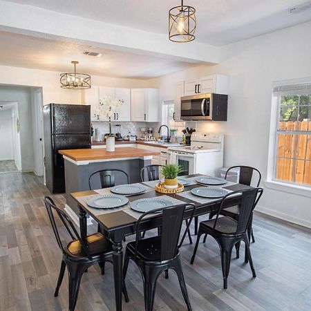 Charming 4Br2Ba Only 5 Mins Downtown Riverwalk Сан Антонио Екстериор снимка
